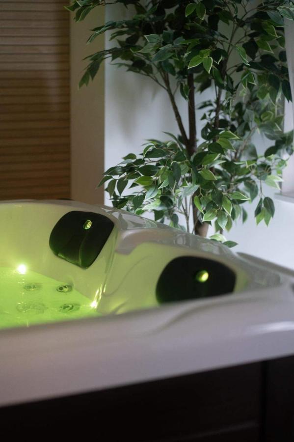 Spa Palawan Prive Avec Jacuzzi Et Sauna Liege酒店 外观 照片