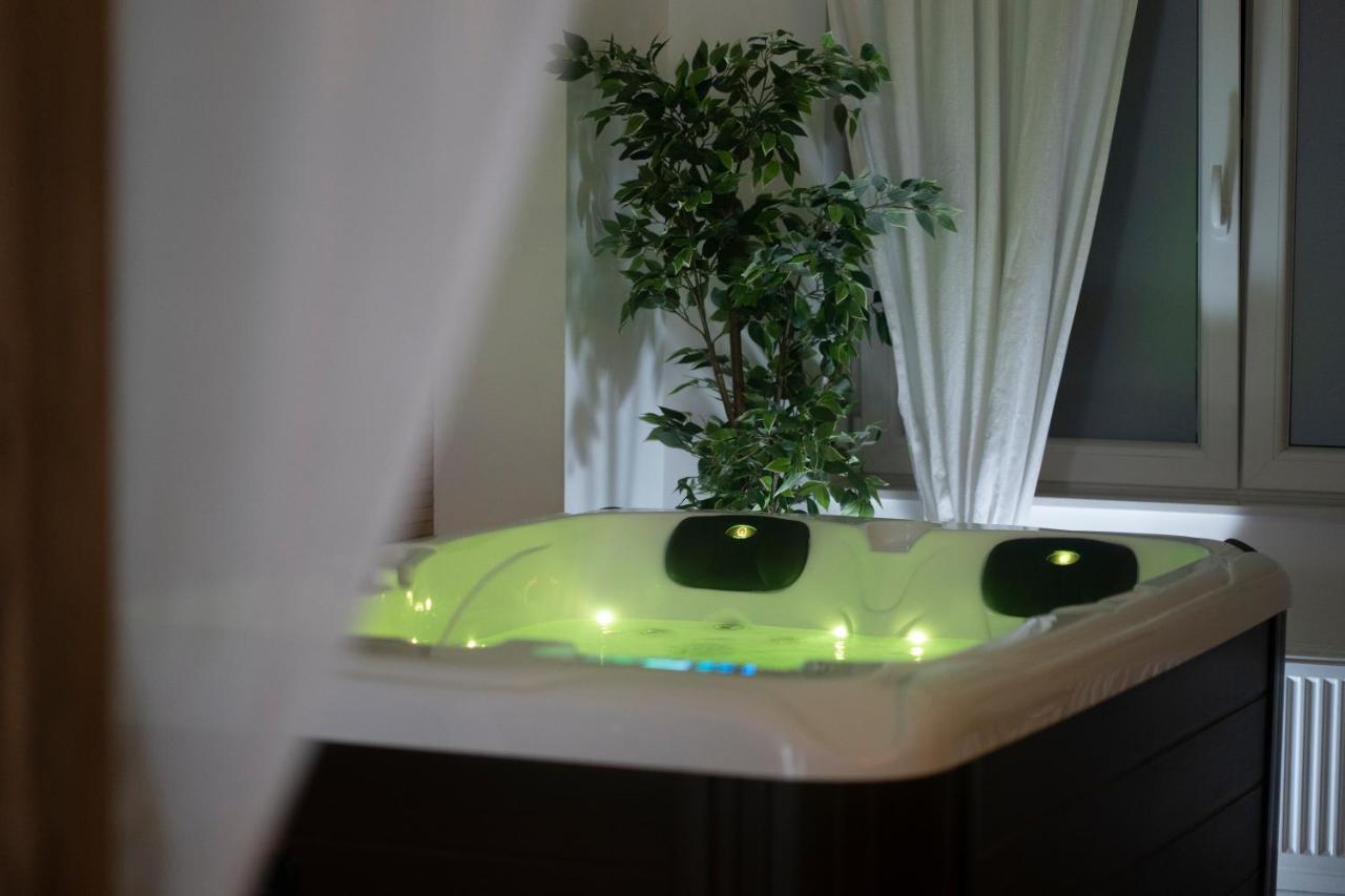 Spa Palawan Prive Avec Jacuzzi Et Sauna Liege酒店 外观 照片